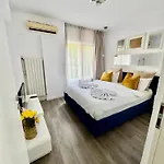 Apartment Metropole Romana Square *
