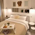 Metropole Romana Square Apartment Bucharest