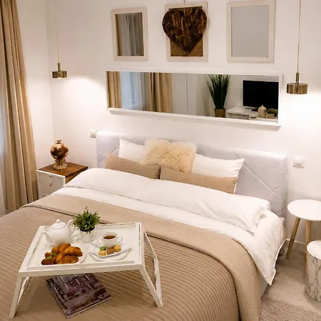 Metropole Romana Square *